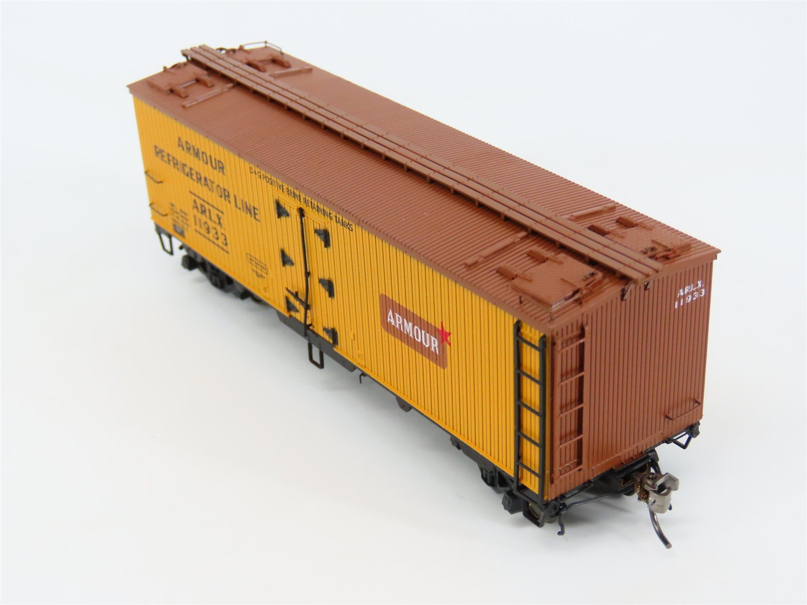 HO Scale Rapido 121051-3 ARLX Armour GARX 37' Meat Reefer #11933