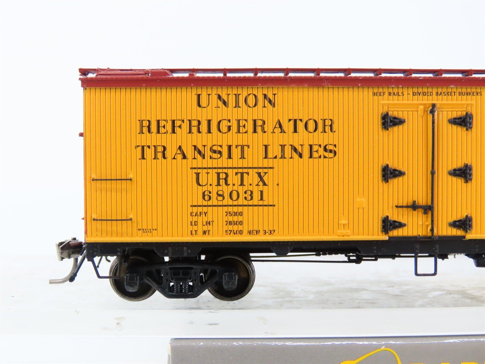 HO Scale Rapido 121055-2 URTX Hormel GARX 37' Meat Reefer #68031