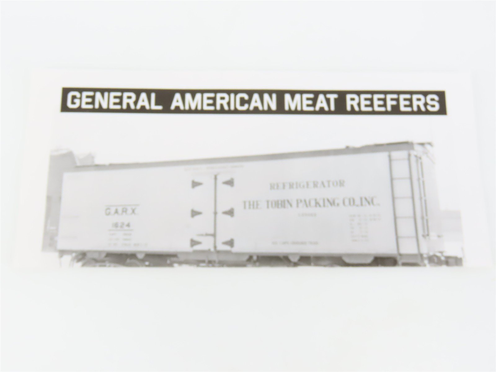 HO Scale Rapido 121055-1 URTX Hormel GARX 37' Meat Reefer #68029