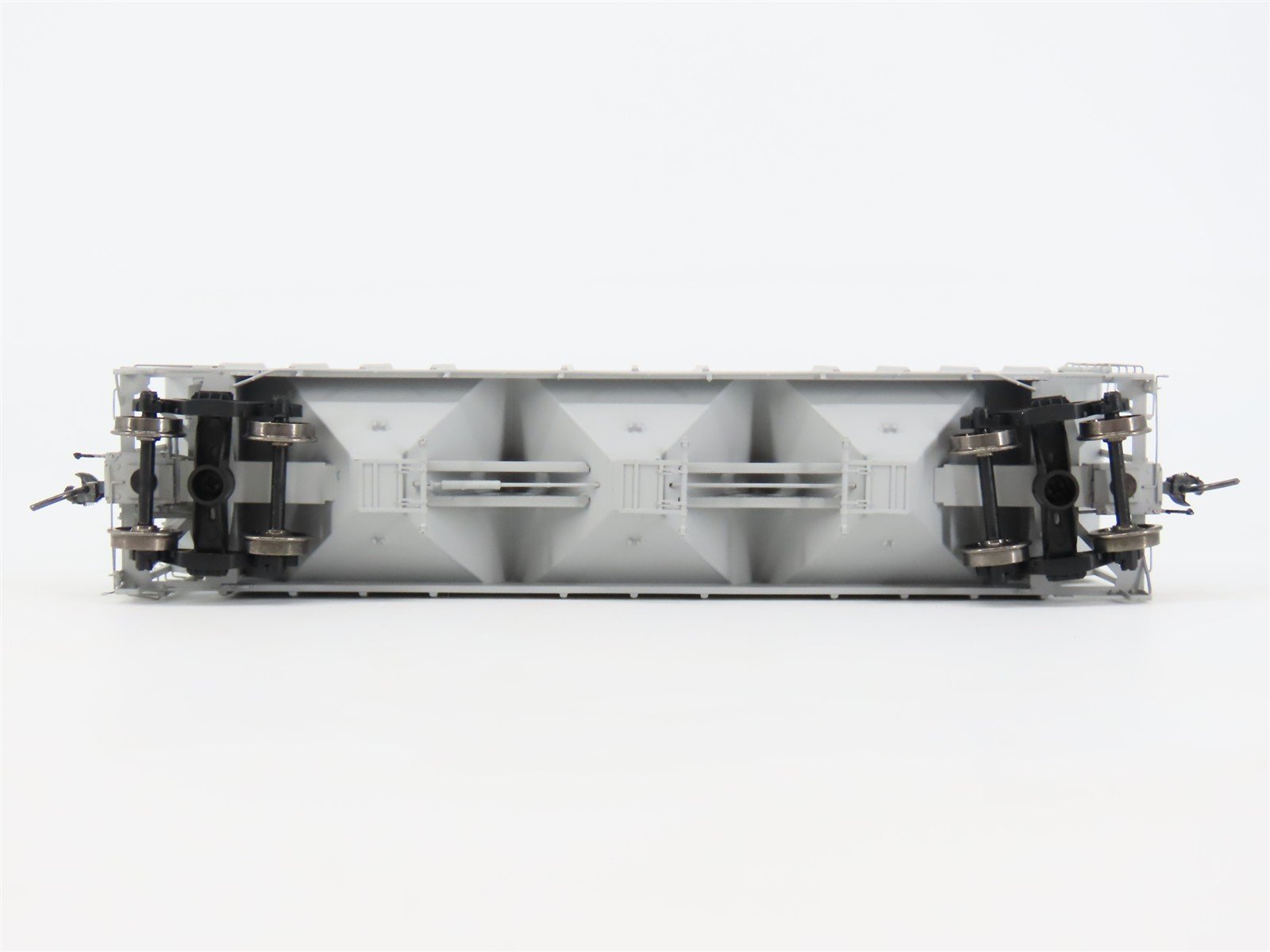 HO Scale Tangent 10522-03 SL-SF Frisco 3-Bay Covered Hopper #81124