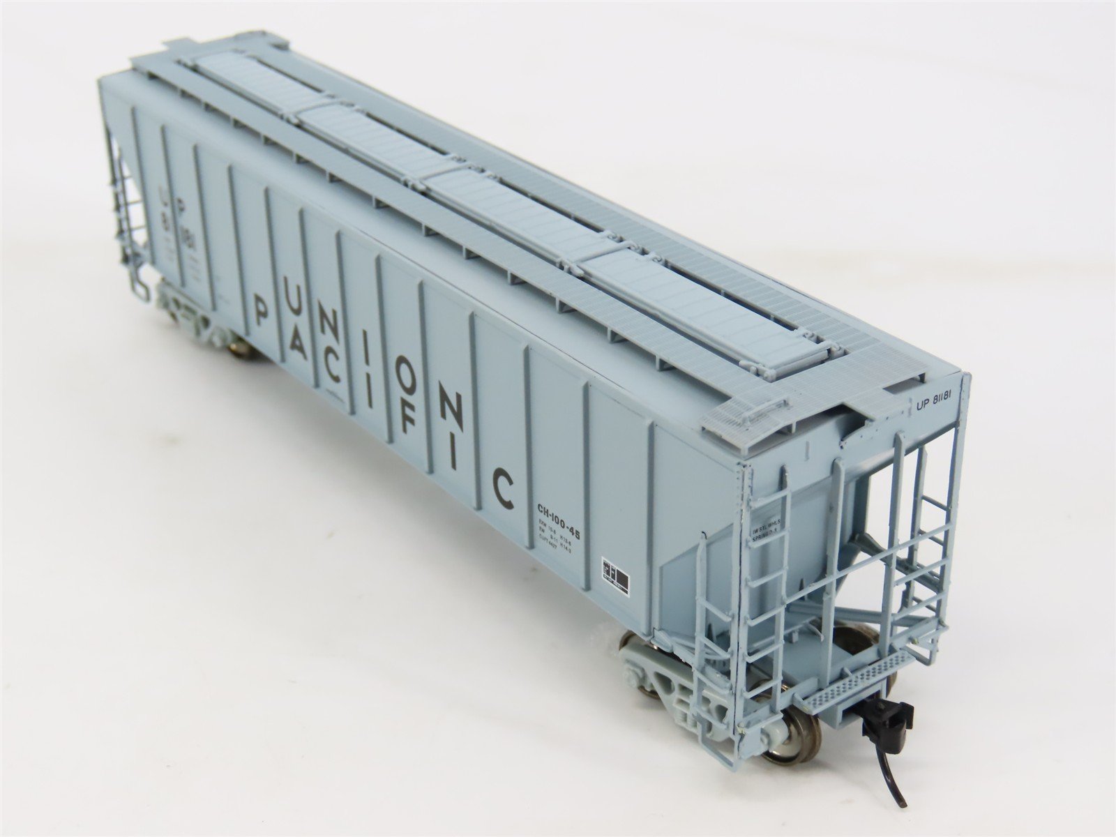 HO Scale PROTO 2000 23374 UP Union Pacific Railroad 3-Bay Covered Hopper #81181