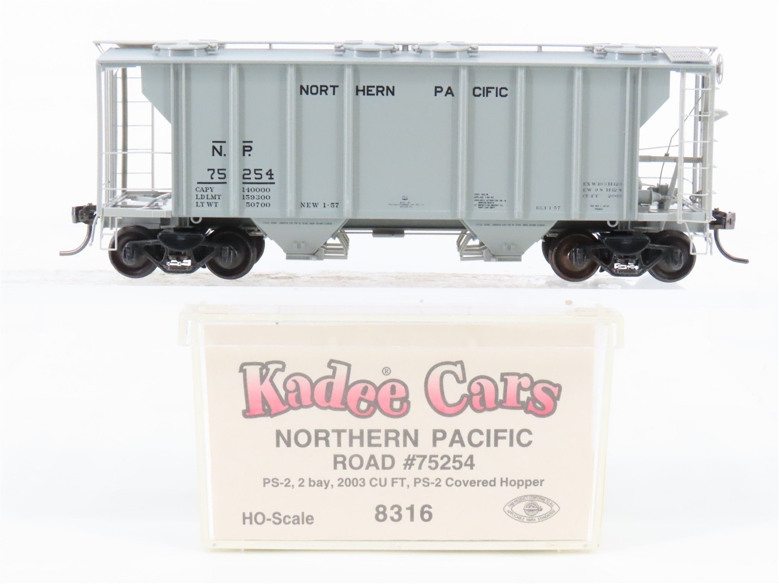 HO Scale Kadee Cars 8316 NP Northern Pacific 2-Bay Covered Hopper #75254
