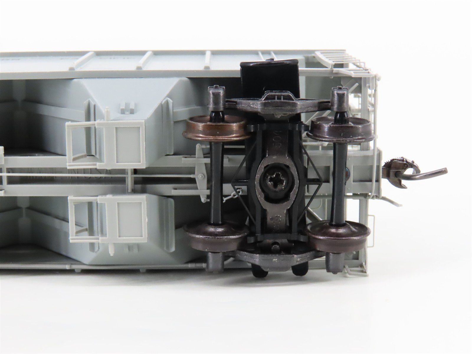 HO Scale Kadee Cars 8316 NP Northern Pacific 2-Bay Covered Hopper #75254