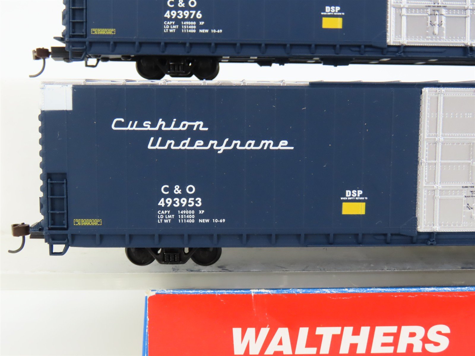 HO Scale Walthers RTR 932-23504 C&O Chesapeake & Ohio 86' Hi-Cube Boxcar 2-Pack