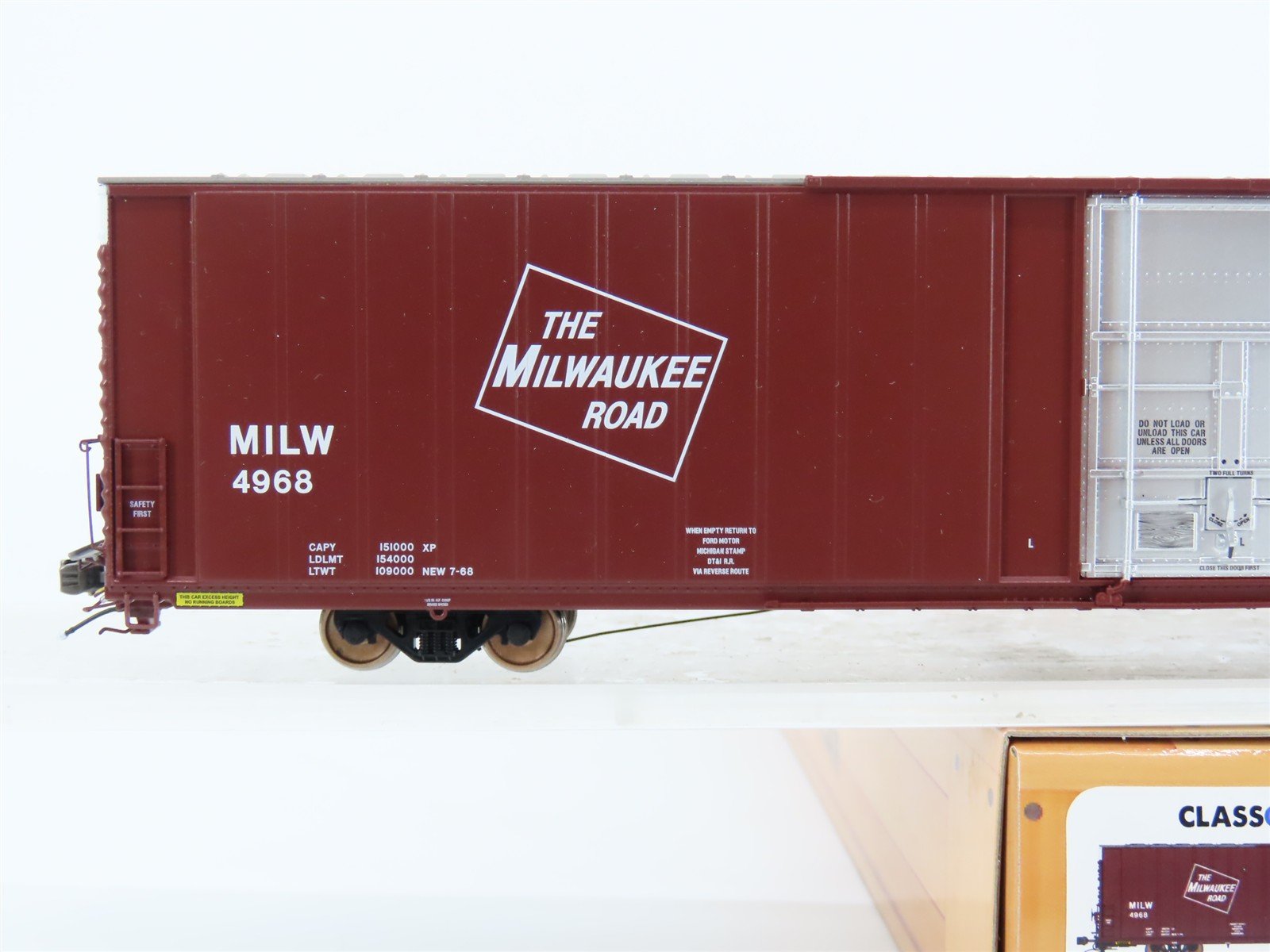 HO Scale Class One Models FC00312 MILW Railway 86' Auto Parts Boxcar #4968