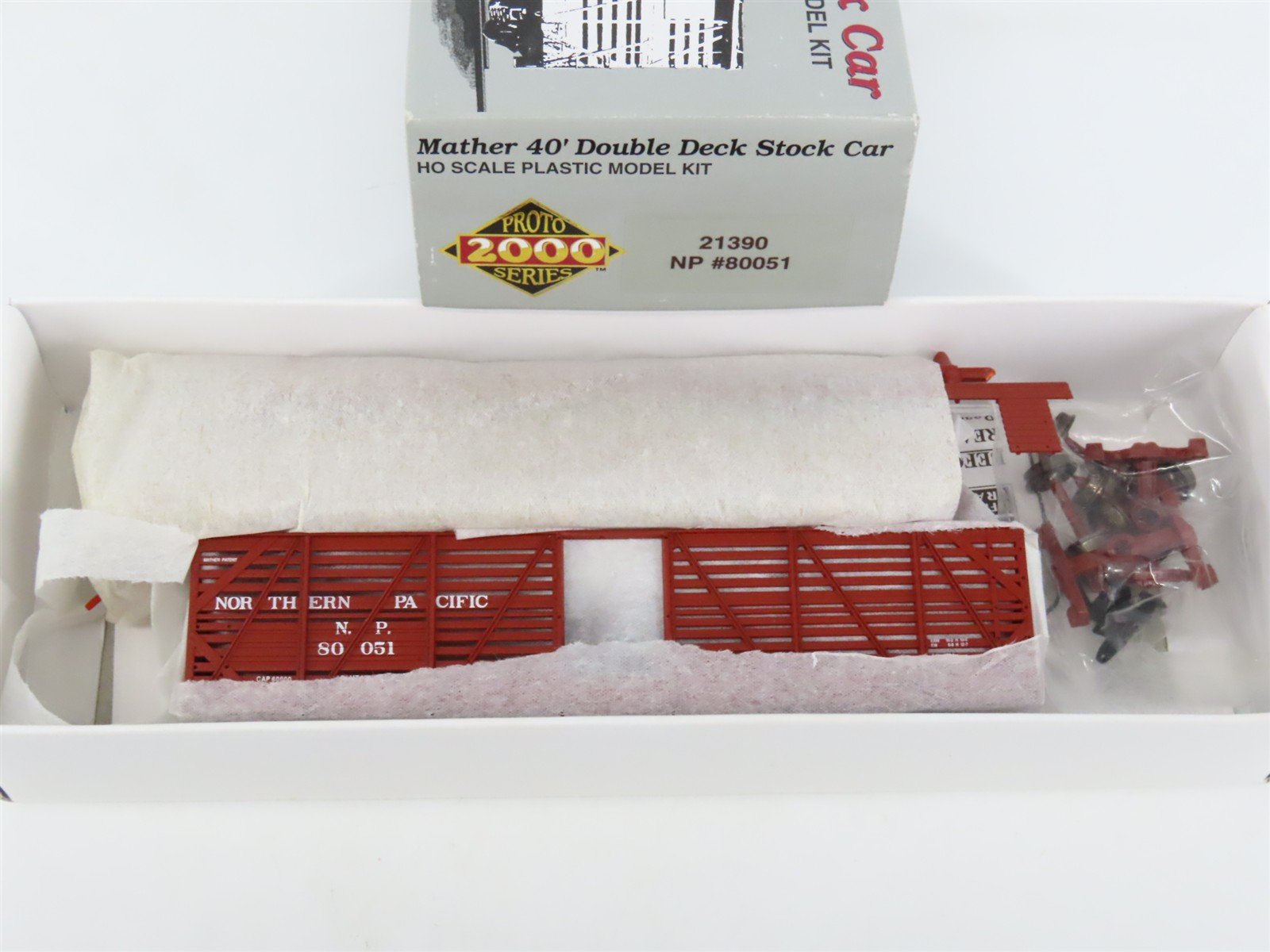 HO Scale PROTO 2000 Kit #21390 NP Northern Pacific Railroad 40' Stock Car #80051