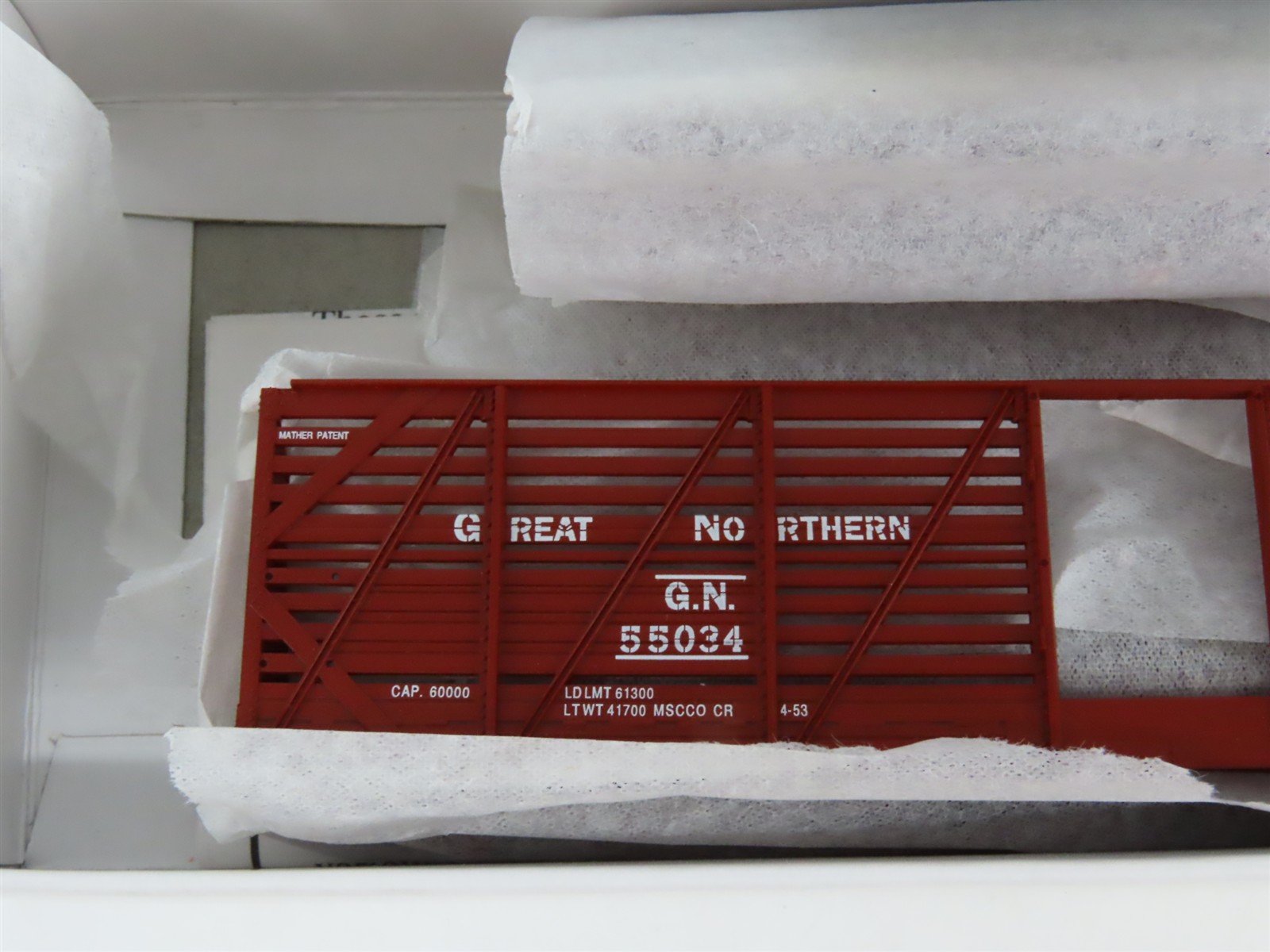 HO Scale PROTO 2000 Kit #21207 GN Great Northern Railroad 40' Stock Car #55034