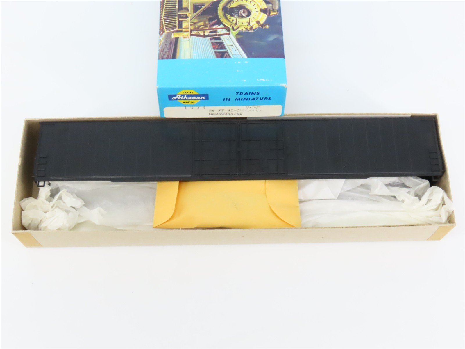 HO Scale Athearn Kit #1974 Undecorated 86' Hi-Cube Box Car
