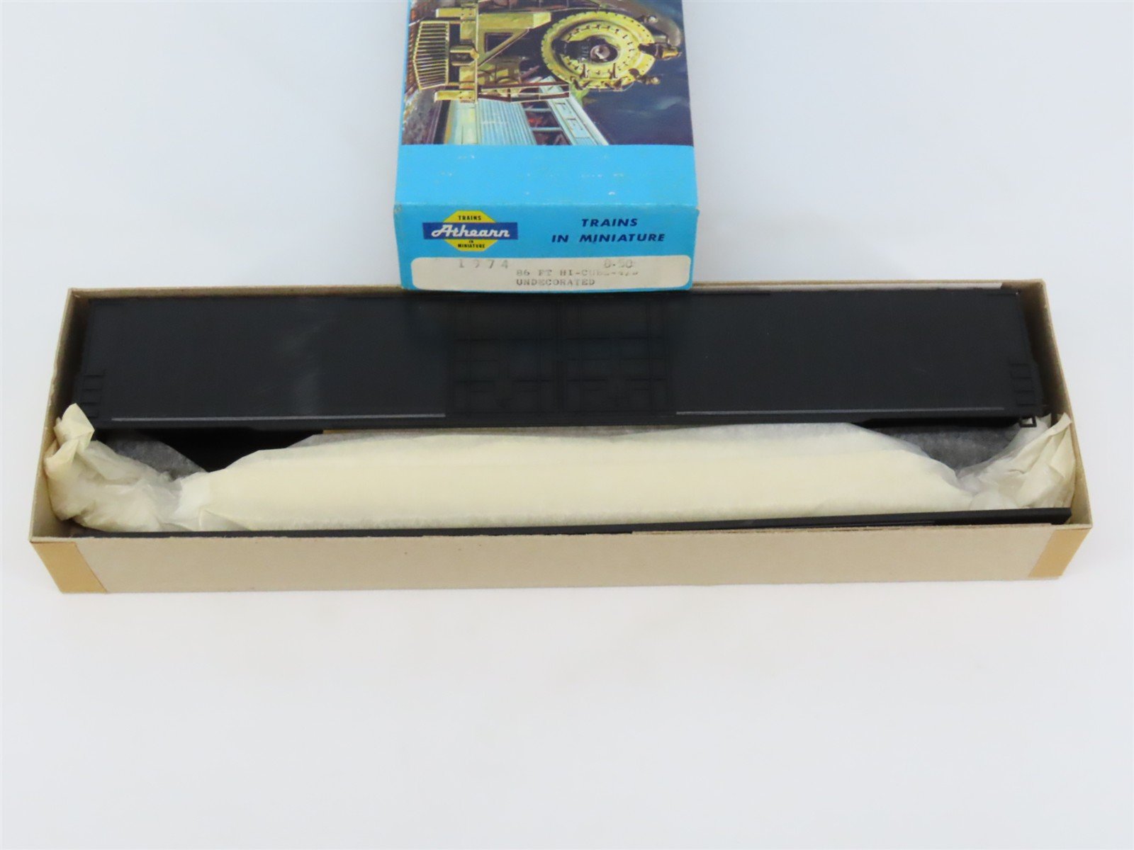 HO Scale Athearn Kit #1974 Undecorated 86' Hi-Cube Box Car