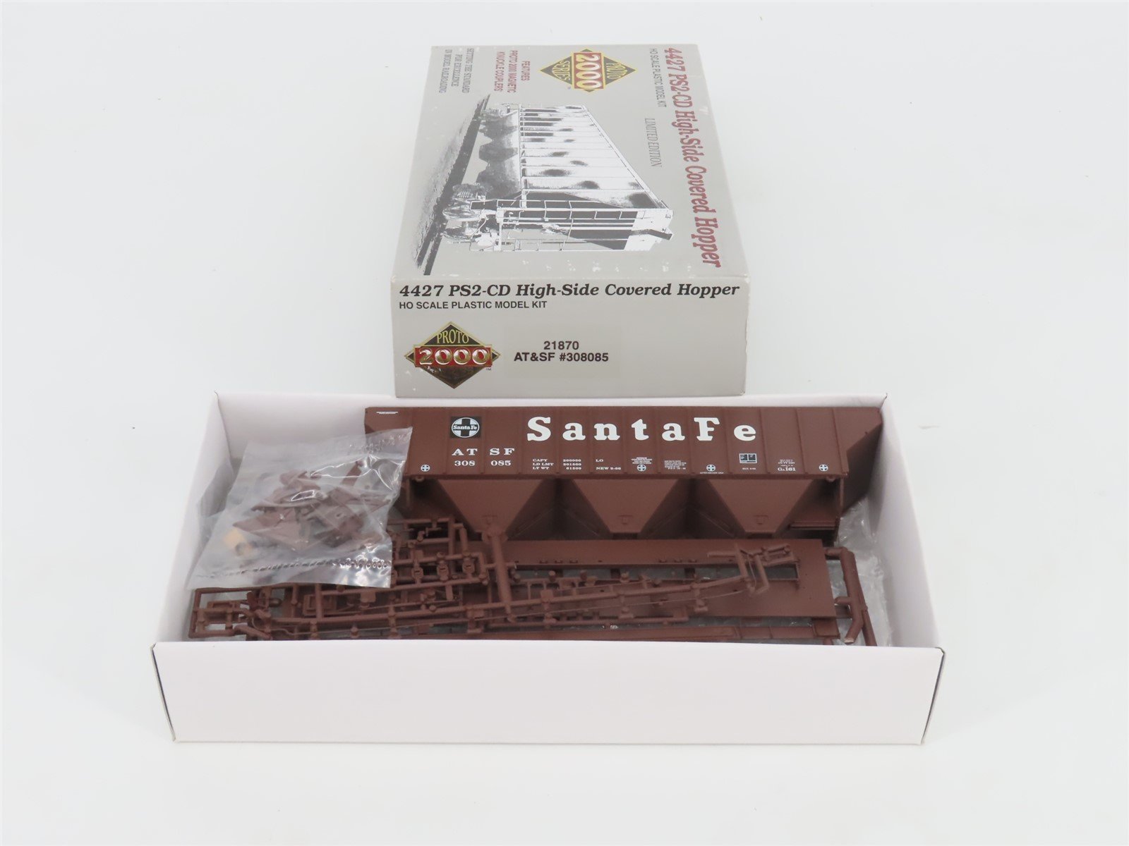 HO Scale PROTO 2000 Kit #21870 ATSF Santa Fe Covered 3-Bay Hopper #308085