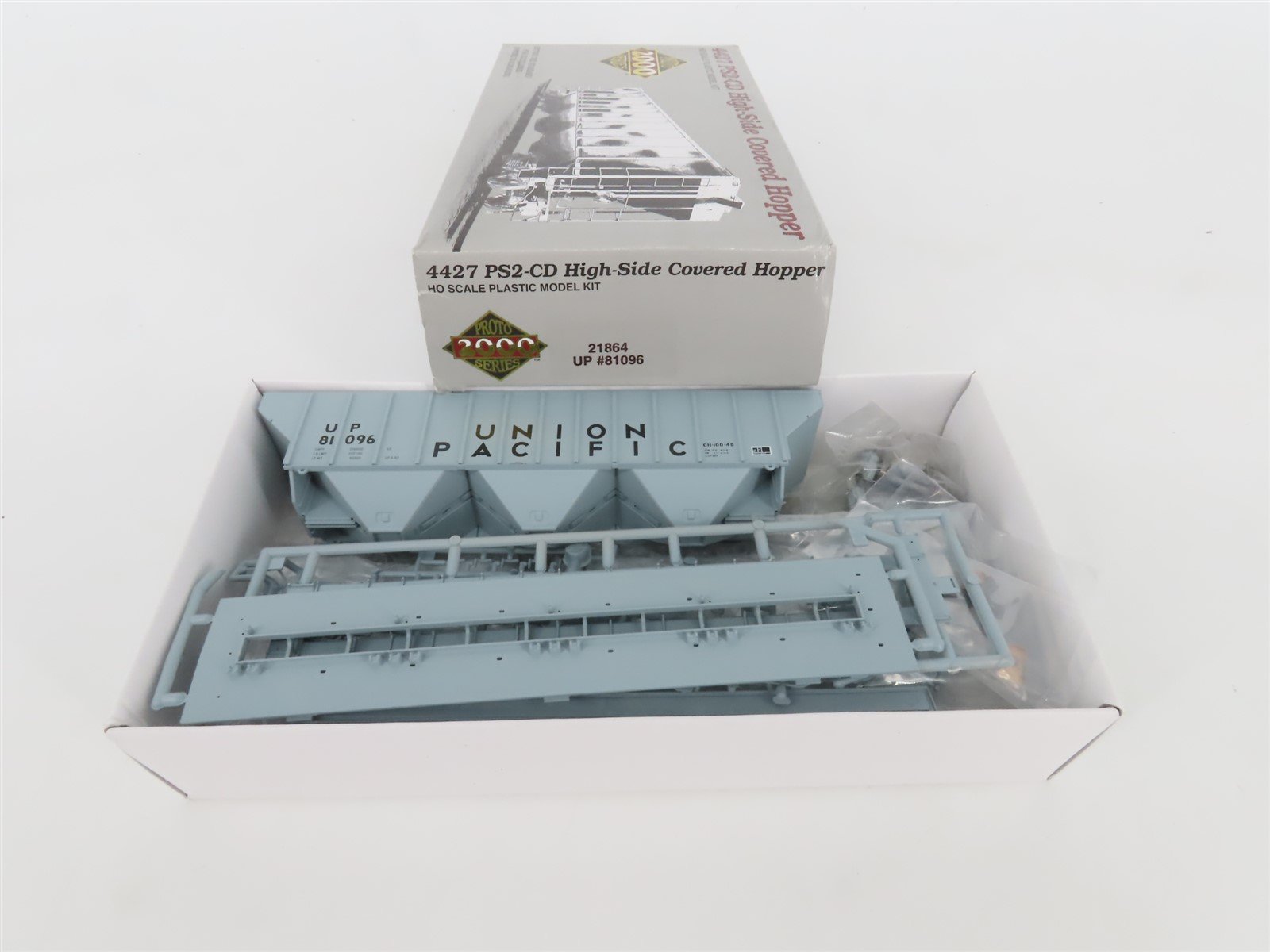 HO Scale PROTO 2000 Kit #21864 UP Union Pacific Covered 3-Bay Hopper #81096