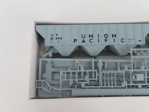 HO Scale PROTO 2000 Kit #21864 UP Union Pacific Covered 3-Bay Hopper #81494