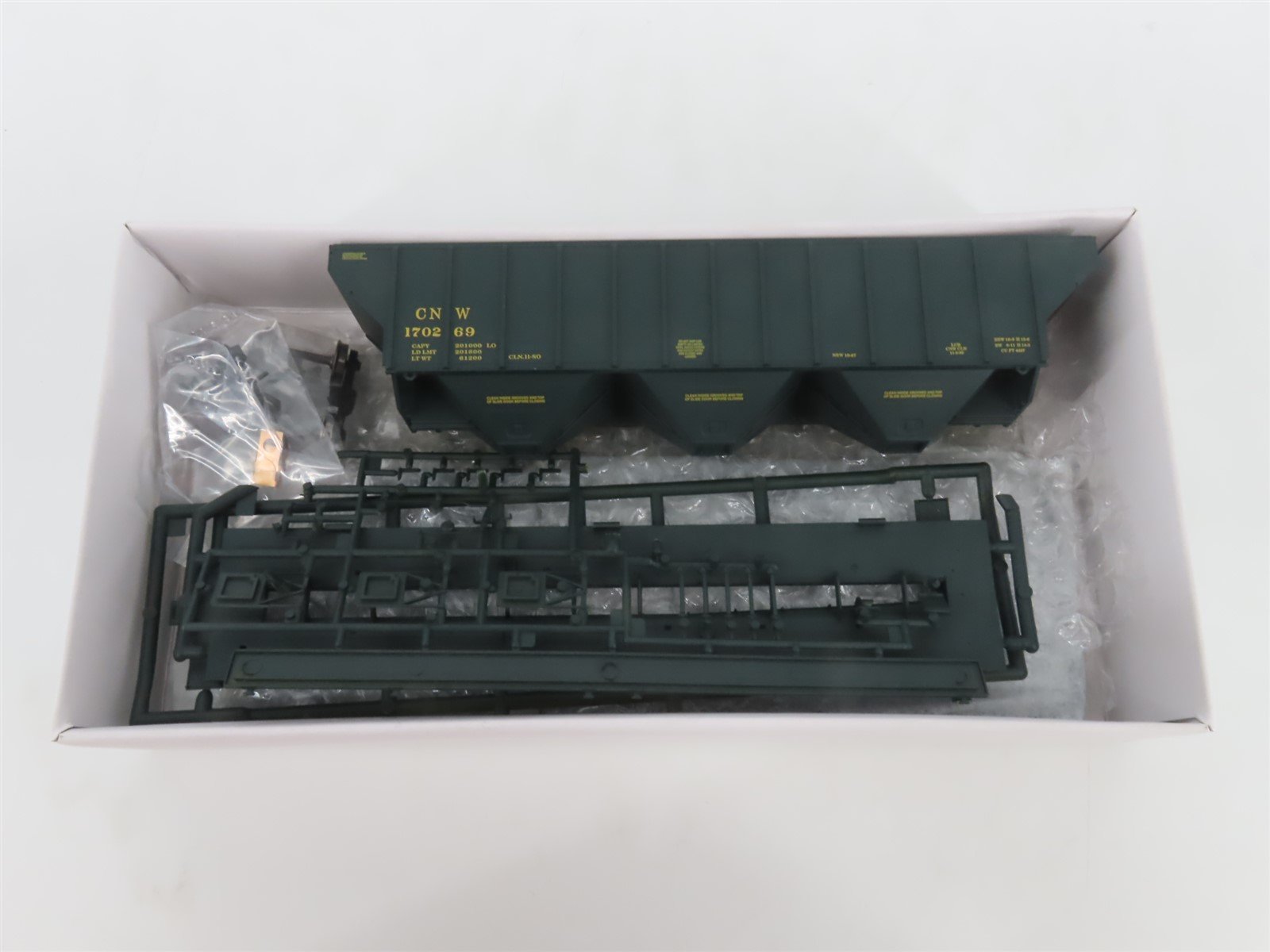 HO Scale PROTO 2000 Kit #21873 C&NW Chicago & North Western 3-Bay Hopper #170269