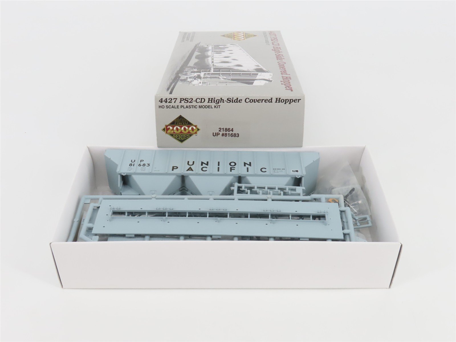 HO Scale PROTO 2000 Kit #21864 UP Union Pacific 3-Bay Covered Hopper #81683