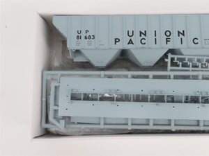 HO Scale PROTO 2000 Kit #21864 UP Union Pacific 3-Bay Covered Hopper #81683