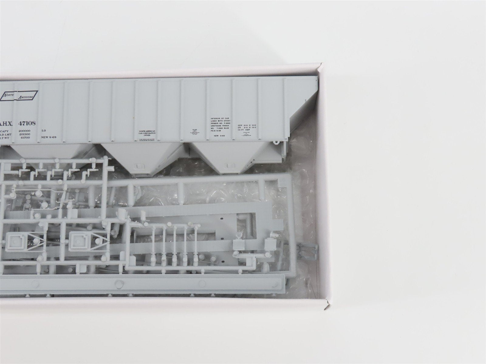 HO Scale PROTO 2000 Kit #21883 NAHX North American 3-Bay Covered Hopper #47108