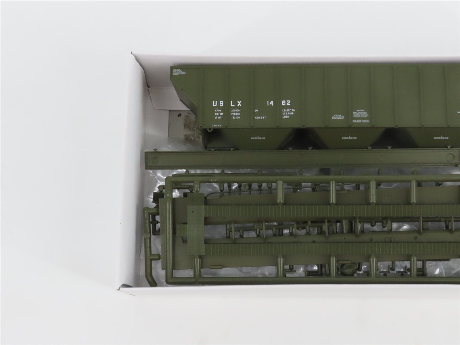 HO Scale PROTO 2000 Kit #21867 USLX 3-Bay High Side Covered Hopper #1482