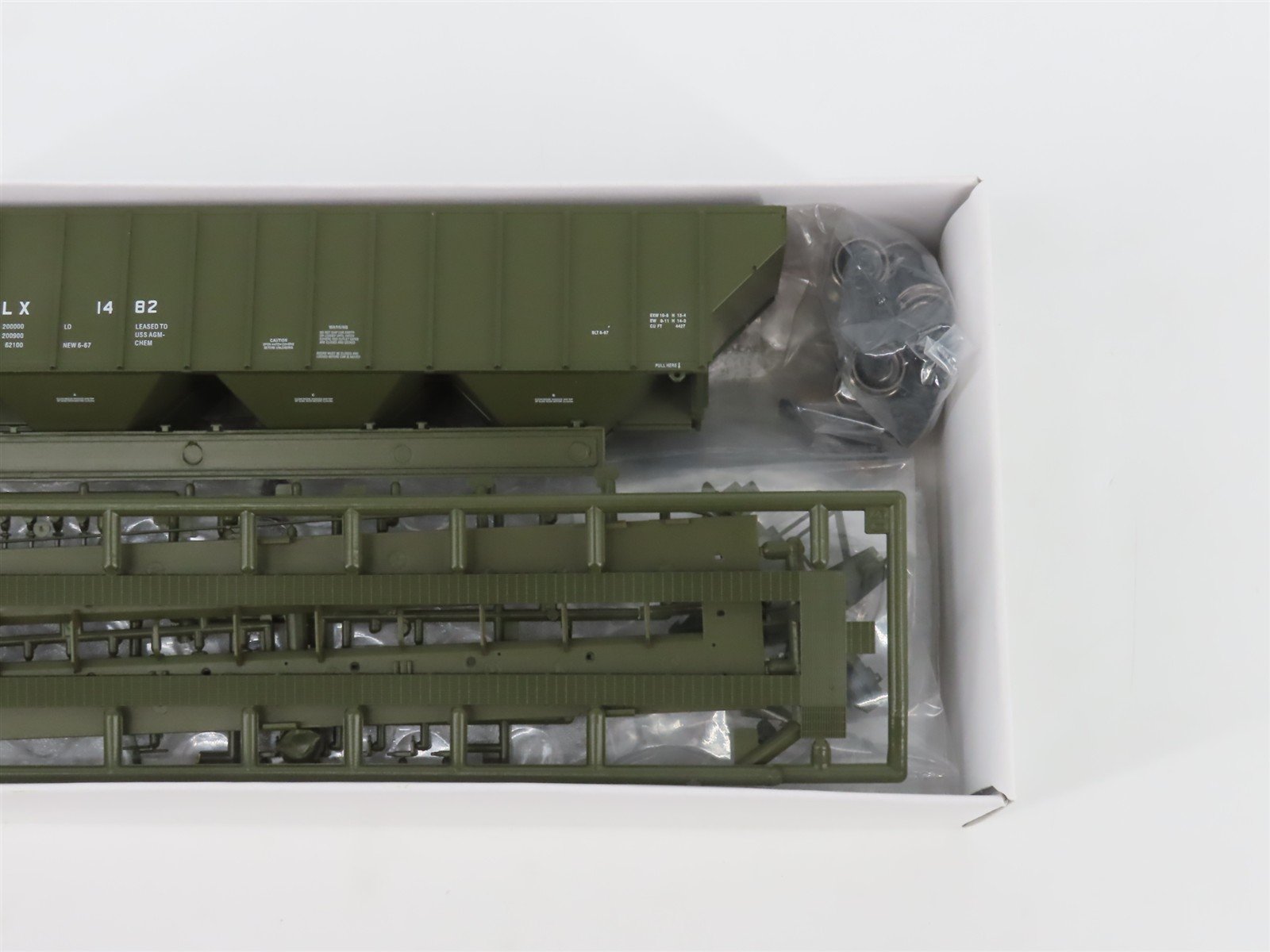 HO Scale PROTO 2000 Kit #21867 USLX 3-Bay High Side Covered Hopper #1482