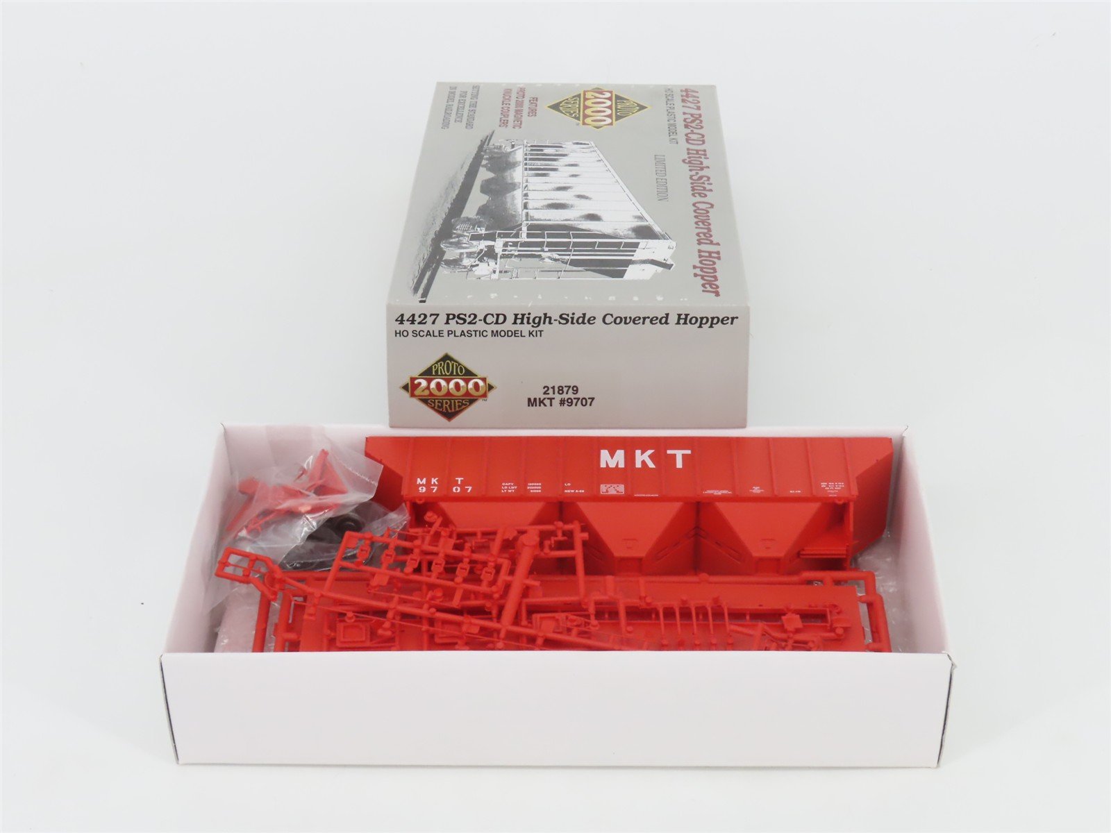 HO Scale PROTO 2000 Kit #21879 MKT 3-Bay High-Side Covered Hopper #9707