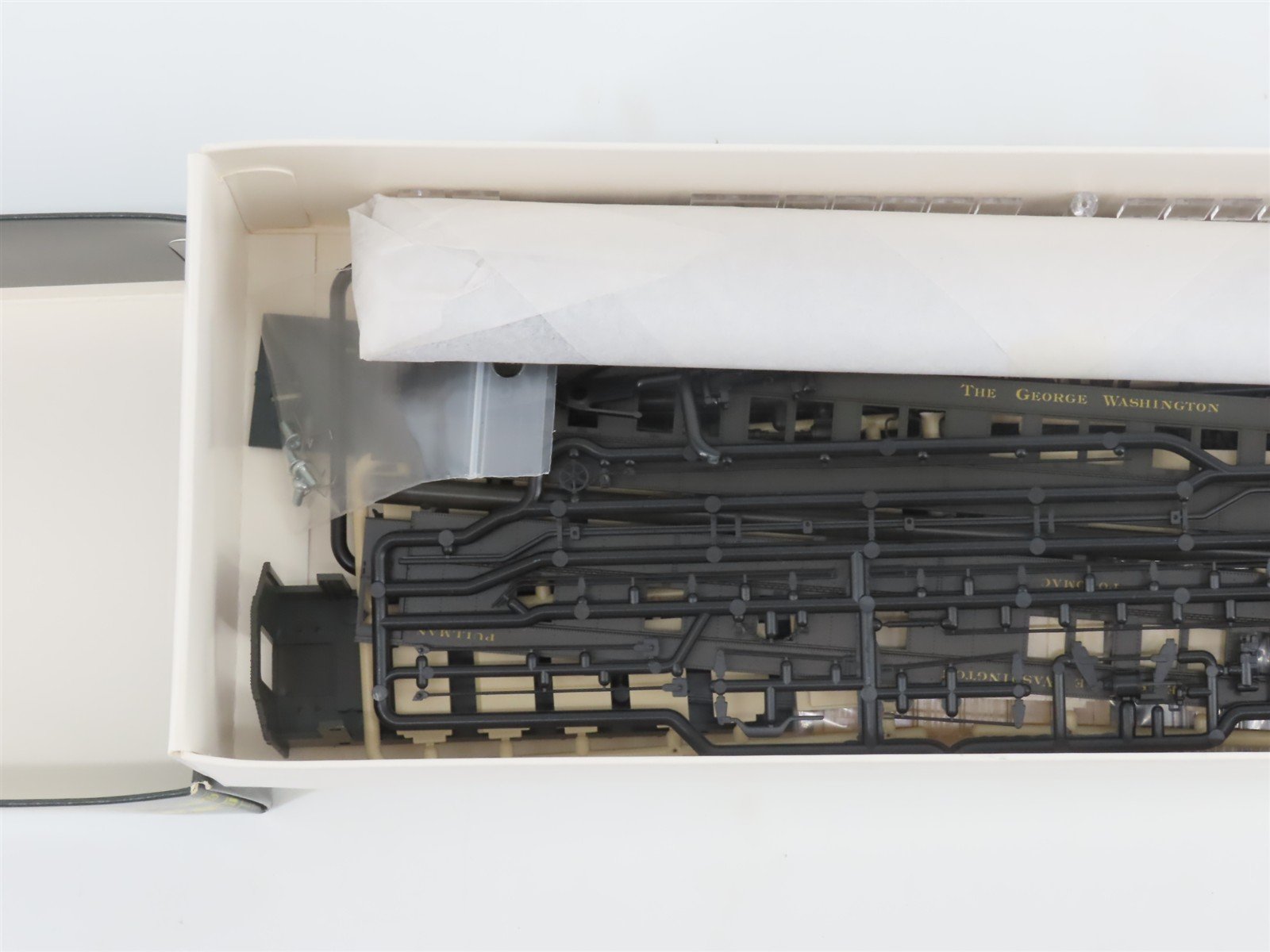 HO Scale Branchline 5030 C&O Chesapeake & Ohio 8-1-2 Sleeper Passenger Car Kit