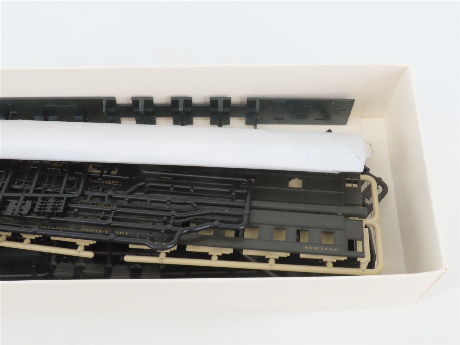 HO Scale Branchline 5032 C&O Chesapeake & Ohio 8-1-2 Sleeper Passenger Car Kit