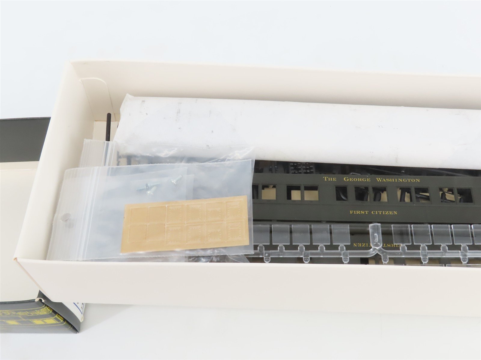 HO Scale Branchline 5032 C&O Chesapeake & Ohio 8-1-2 Sleeper Passenger Car Kit