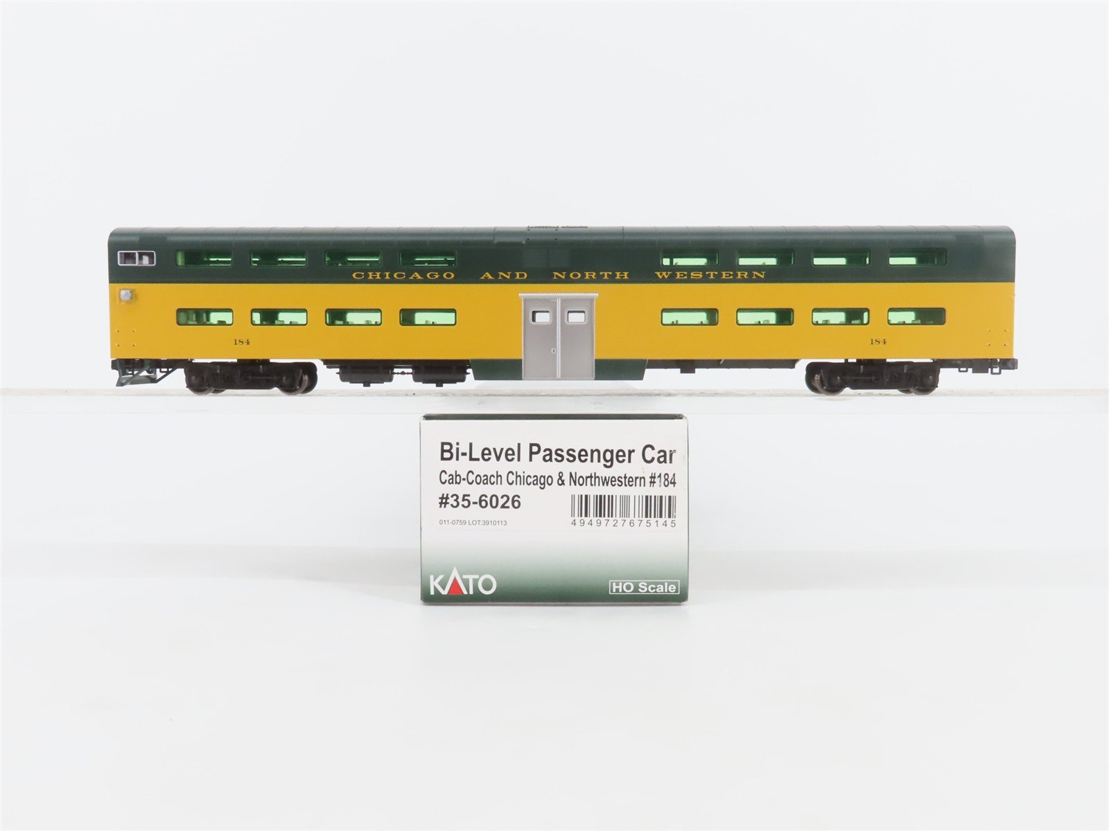 HO Scale Kato 35-6026 CNW Railway Bi-Level Coach Passenger Car #184 w/Lights