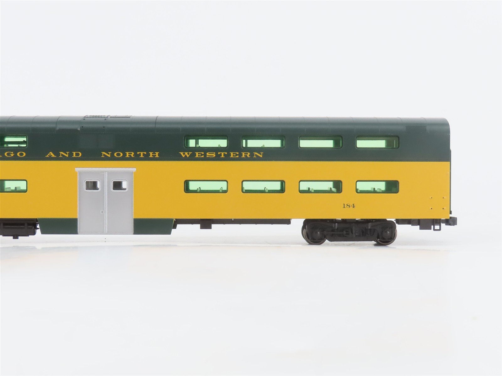 HO Scale Kato 35-6026 CNW Railway Bi-Level Coach Passenger Car #184 w/Lights
