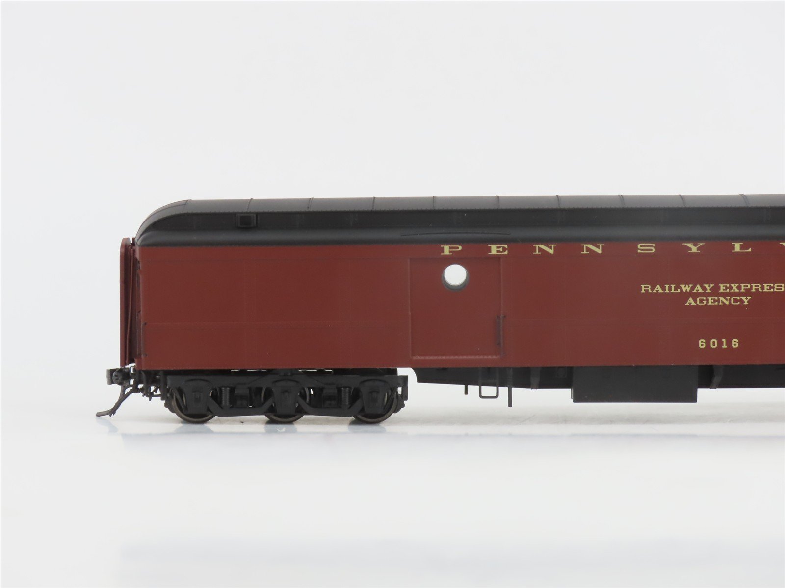 HO Scale MTH 80-40002 Pullman HW Baggage/Sleeper Passenger 2-Car Set w/Lights