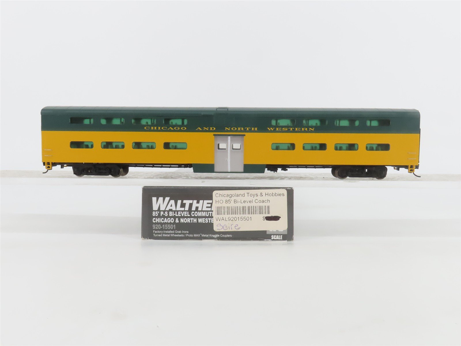 HO Walthers Proto 920-15501 CNW Railway 85' Bi-Level Coach Passenger Car