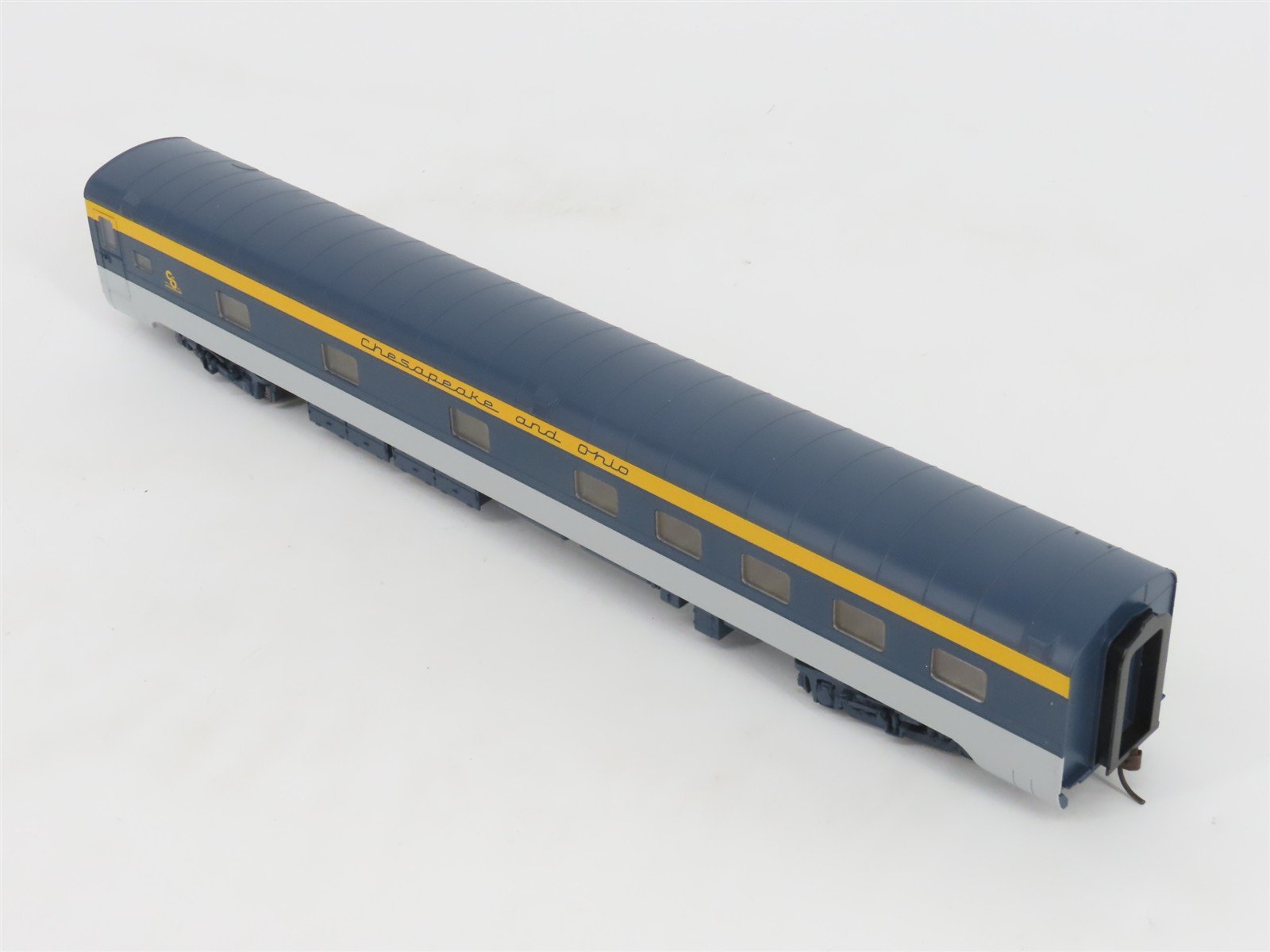 HO Scale Walthers RTR 932-6849 C&O Chesapeake & Ohio 10-6 Sleeper Passenger Car