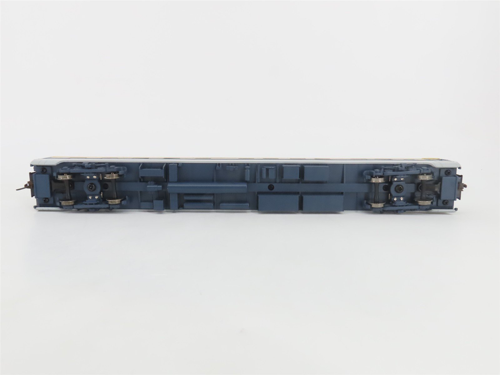 HO Scale Walthers RTR 932-6849 C&O Chesapeake & Ohio 10-6 Sleeper Passenger Car