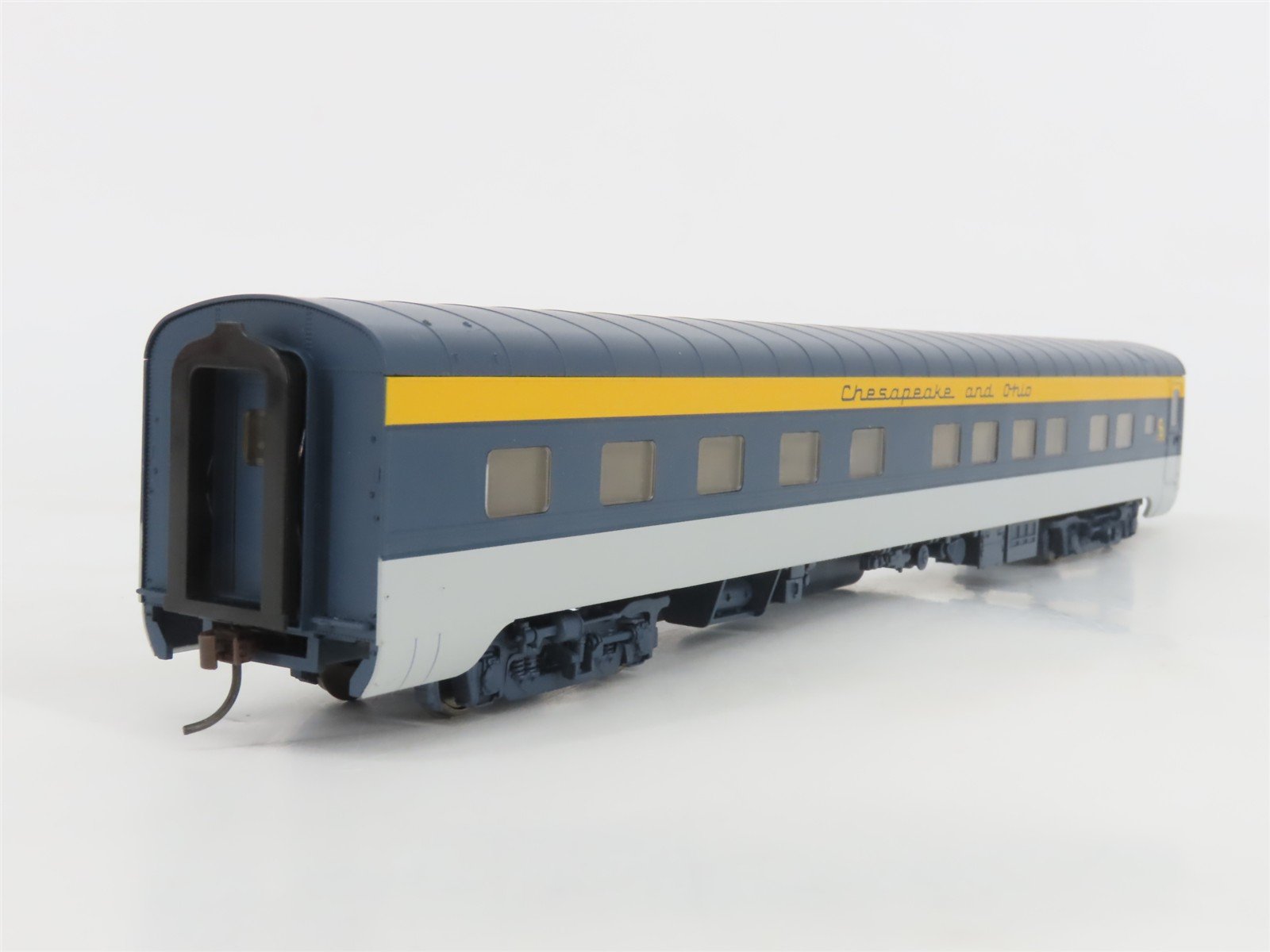 HO Scale Walthers RTR 932-6849 C&O Chesapeake & Ohio 10-6 Sleeper Passenger Car