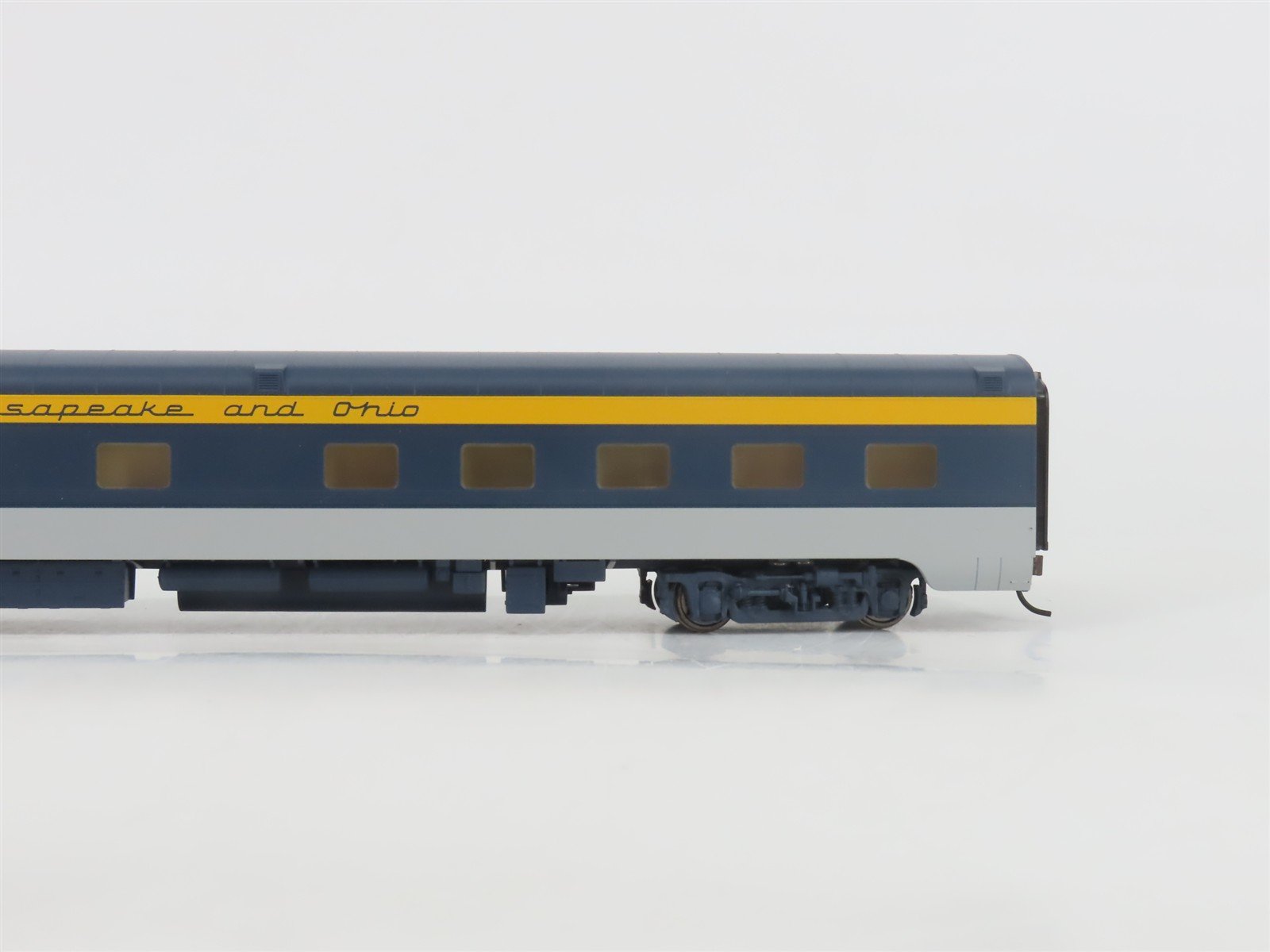 HO Scale Walthers RTR 932-6849 C&O Chesapeake & Ohio 10-6 Sleeper Passenger Car
