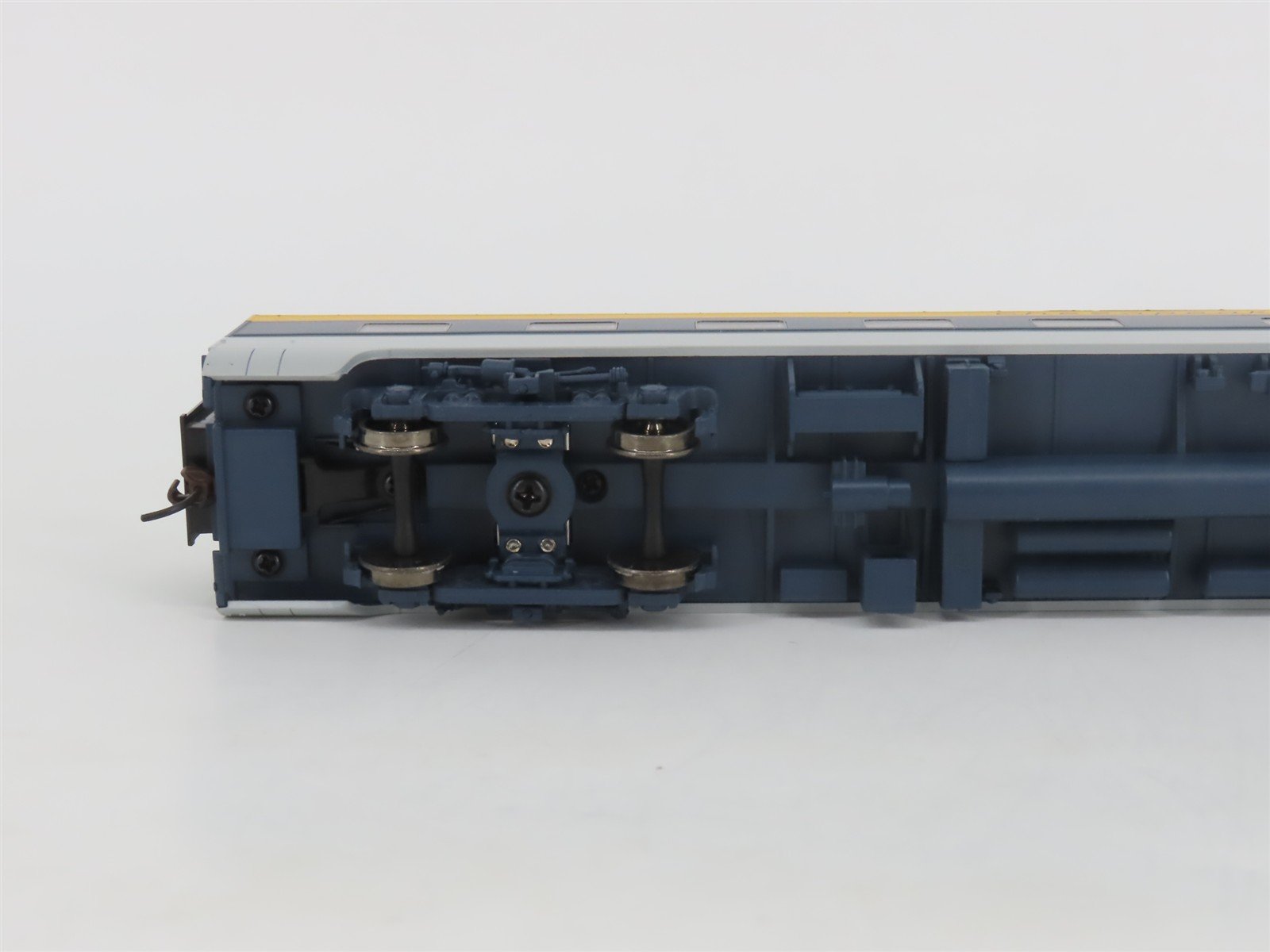 HO Scale Walthers RTR 932-6849 C&O Chesapeake & Ohio 10-6 Sleeper Passenger Car