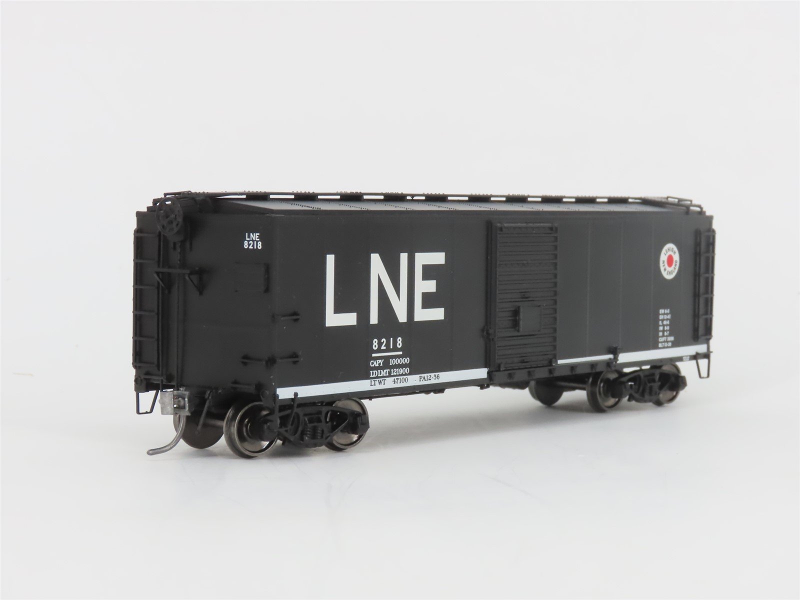 HO Scale Red Caboose RR-37217-25 LNE Lehigh & New England 40' X-29 Box Car #8218