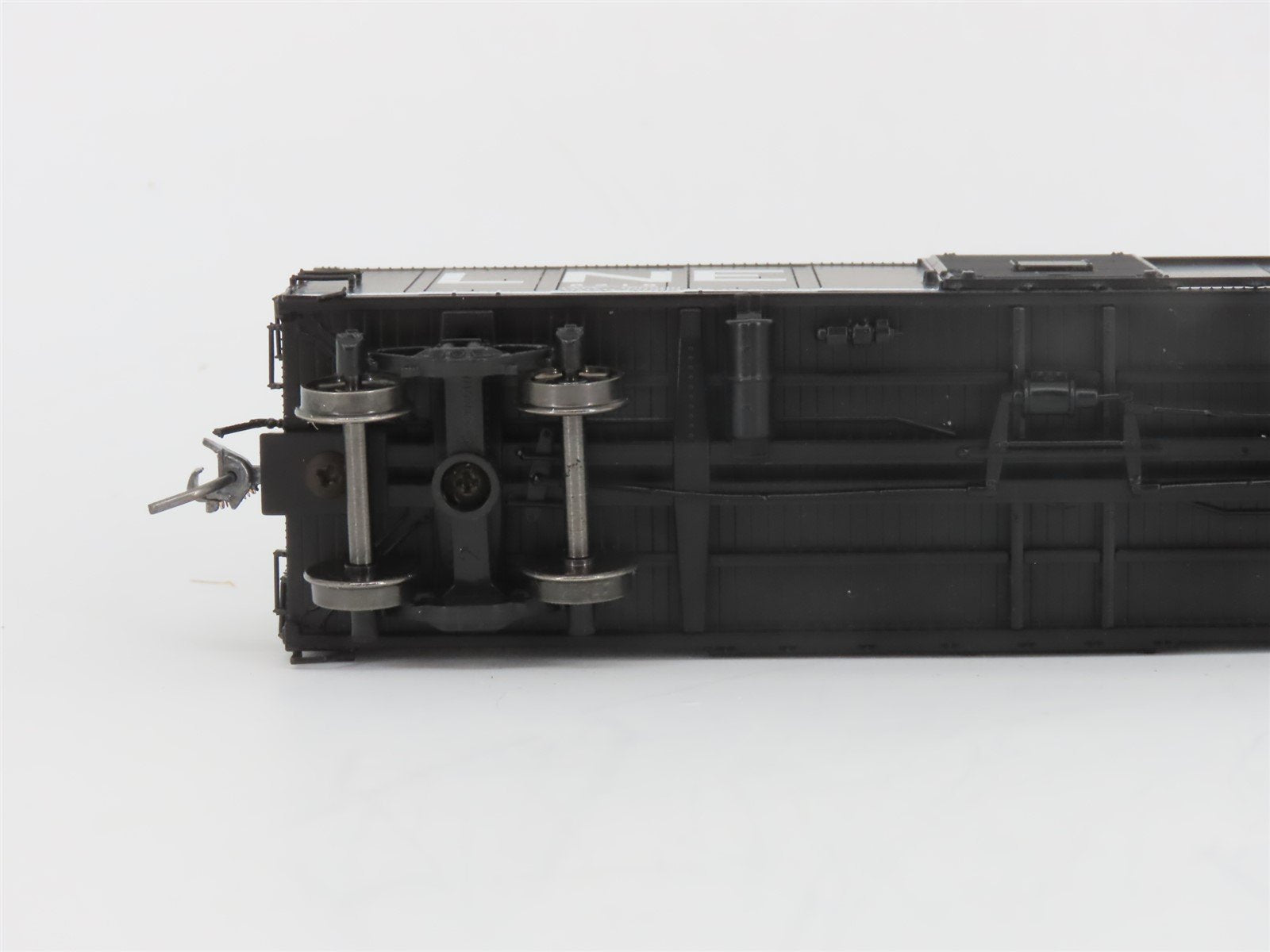 HO Scale Red Caboose RR-37217-25 LNE Lehigh & New England 40' X-29 Box Car #8218