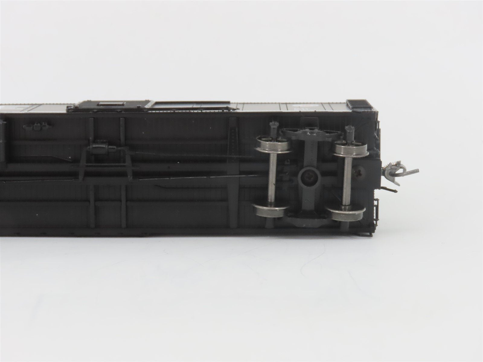 HO Scale Red Caboose RR-37217-25 LNE Lehigh & New England 40' X-29 Box Car #8218