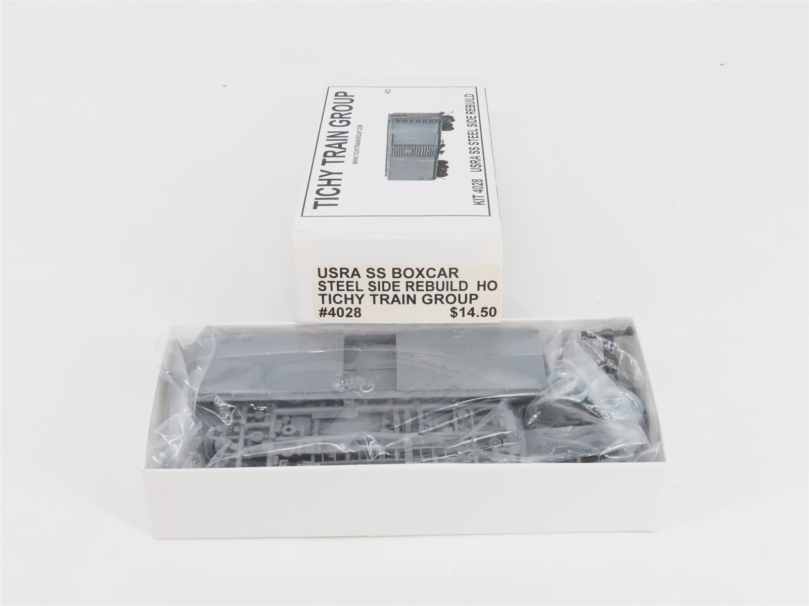 HO Scale Tichy Kit #4028 Undecorated USRA 40' Steel Side Rebuilt Box Car