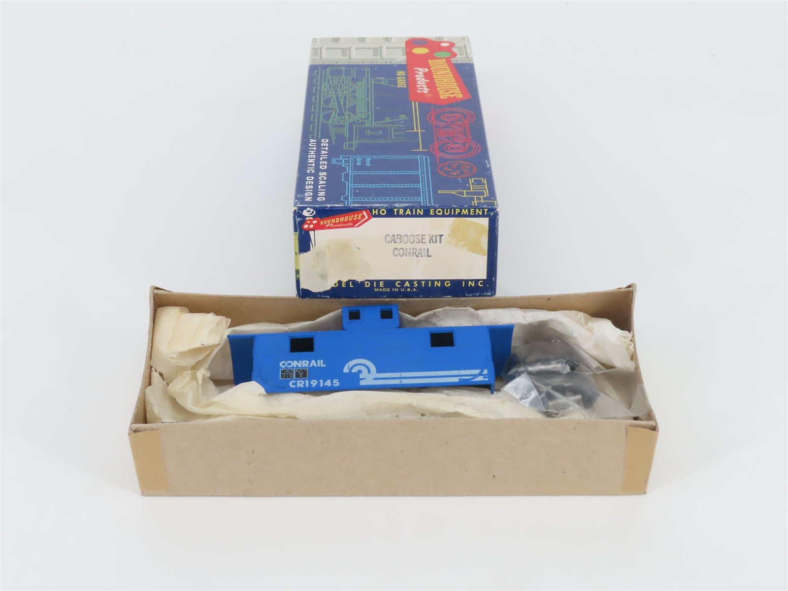 HO Scale Roundhouse Kit CR Conrail Center Cupola Steel Caboose #19145