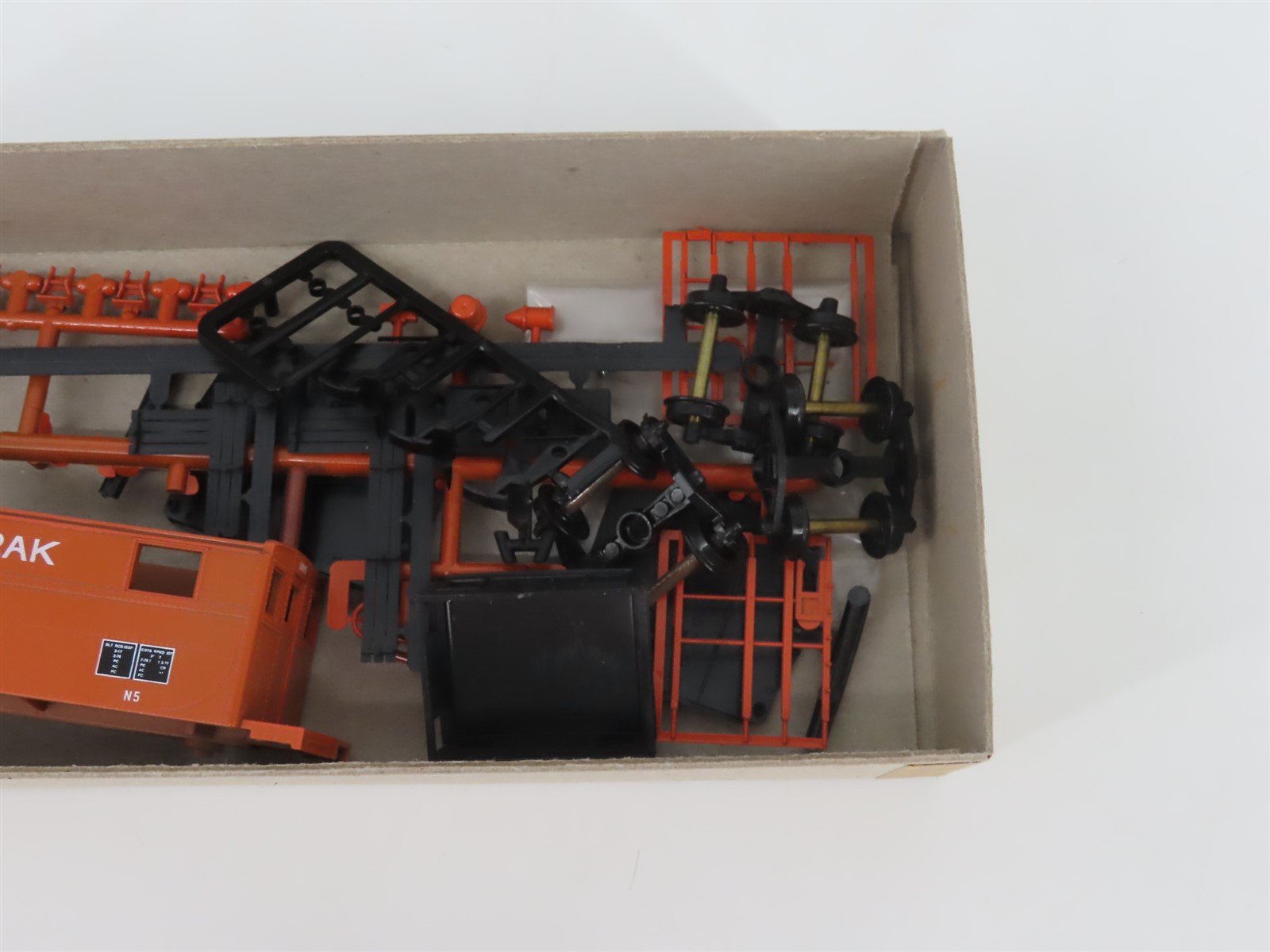 HO Scale Bowser Kit 55013 AMTK Amtrak MofW Orange N-5 Caboose #14005