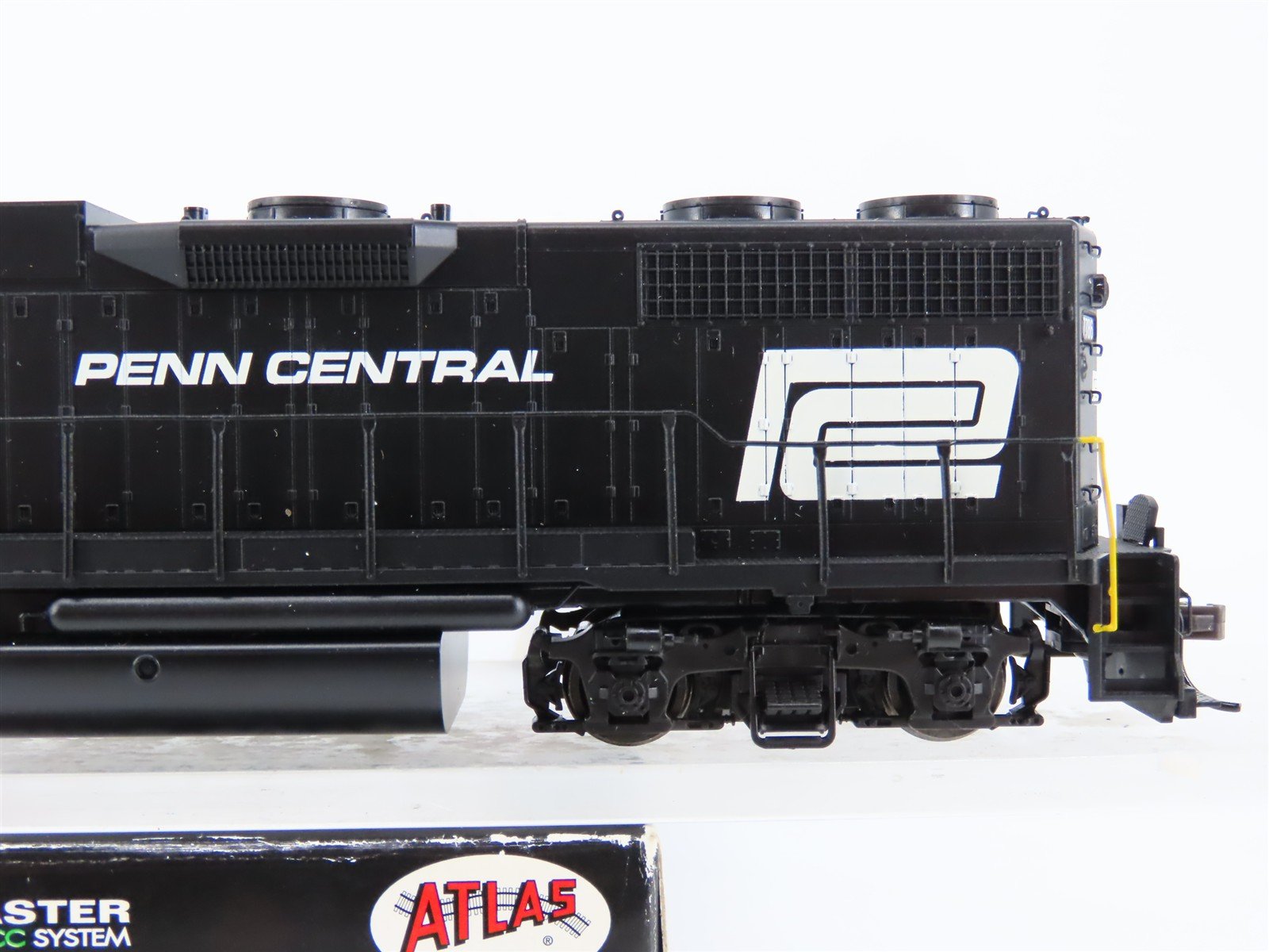 HO Scale Atlas Master 8977 PC Penn Central EMD GP38 Diesel #7786 w/ DCC