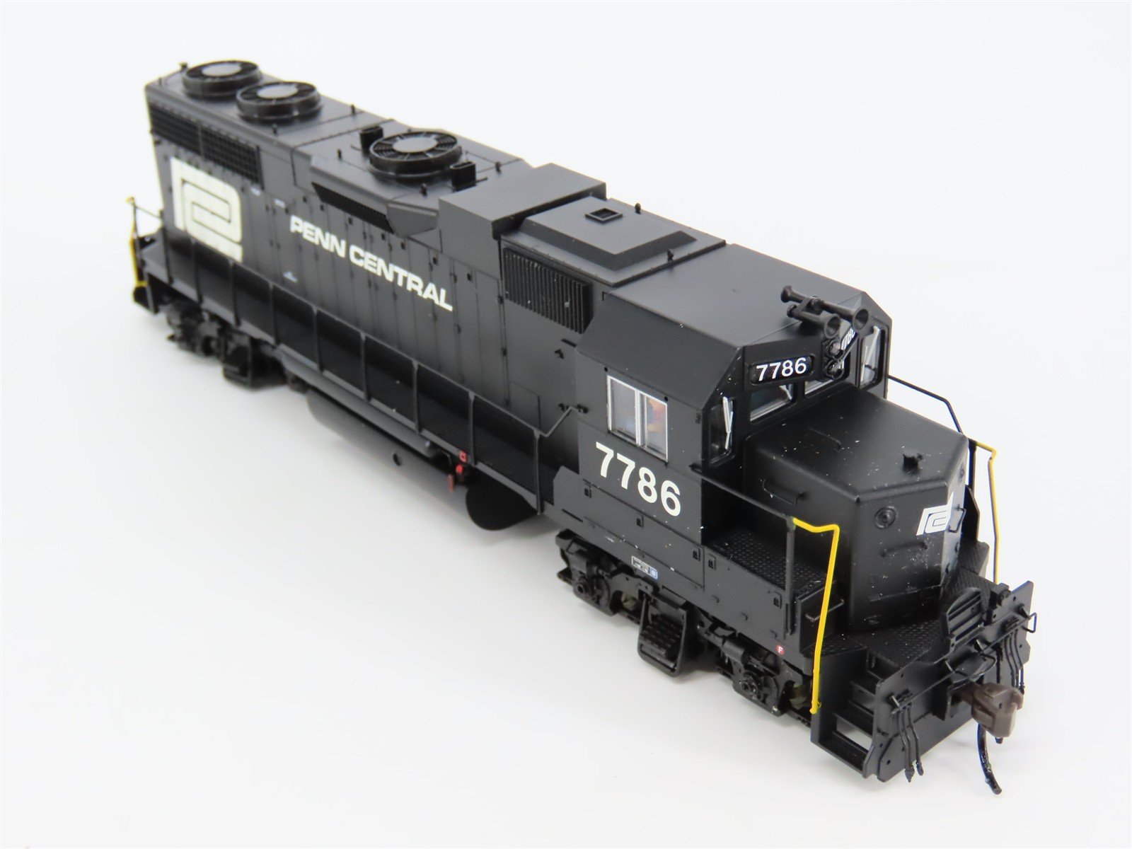 HO Scale Atlas Master 8977 PC Penn Central EMD GP38 Diesel #7786 w/ DCC