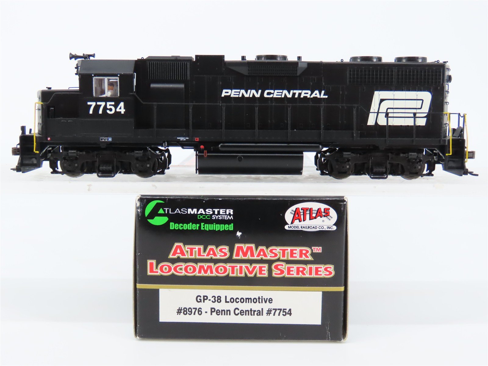 HO Scale Atlas Master 8976 PC Penn Central EMD GP38 Diesel #7754 w/ DCC
