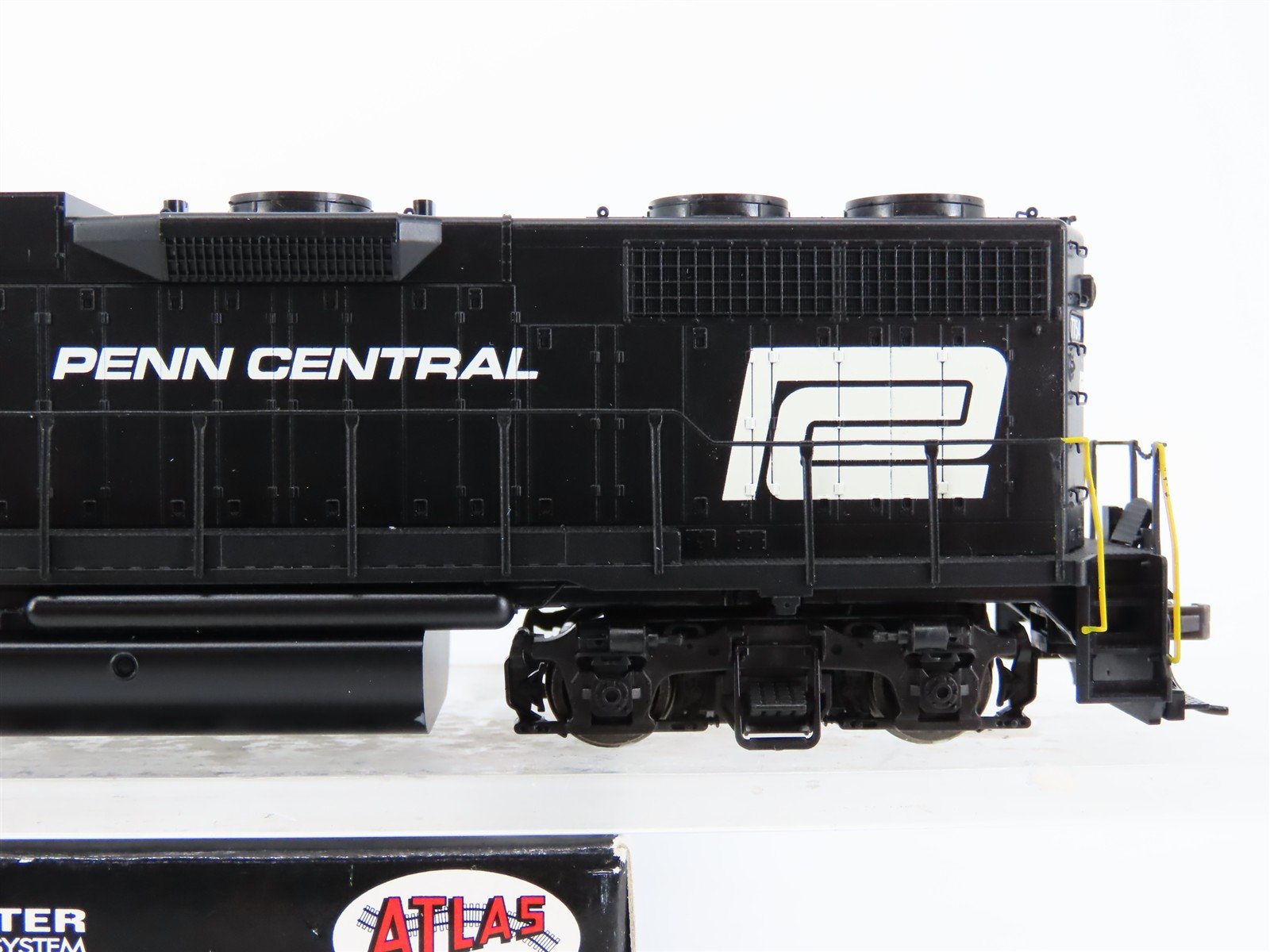 HO Scale Atlas Master 8976 PC Penn Central EMD GP38 Diesel #7754 w/ DCC