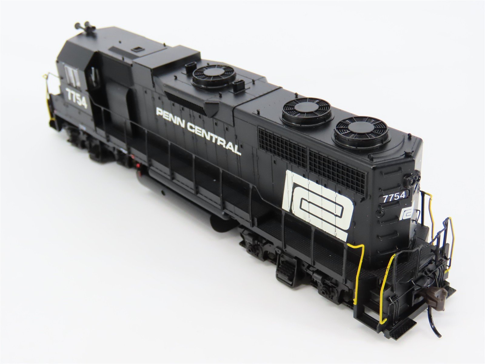 HO Scale Atlas Master 8976 PC Penn Central EMD GP38 Diesel #7754 w/ DCC
