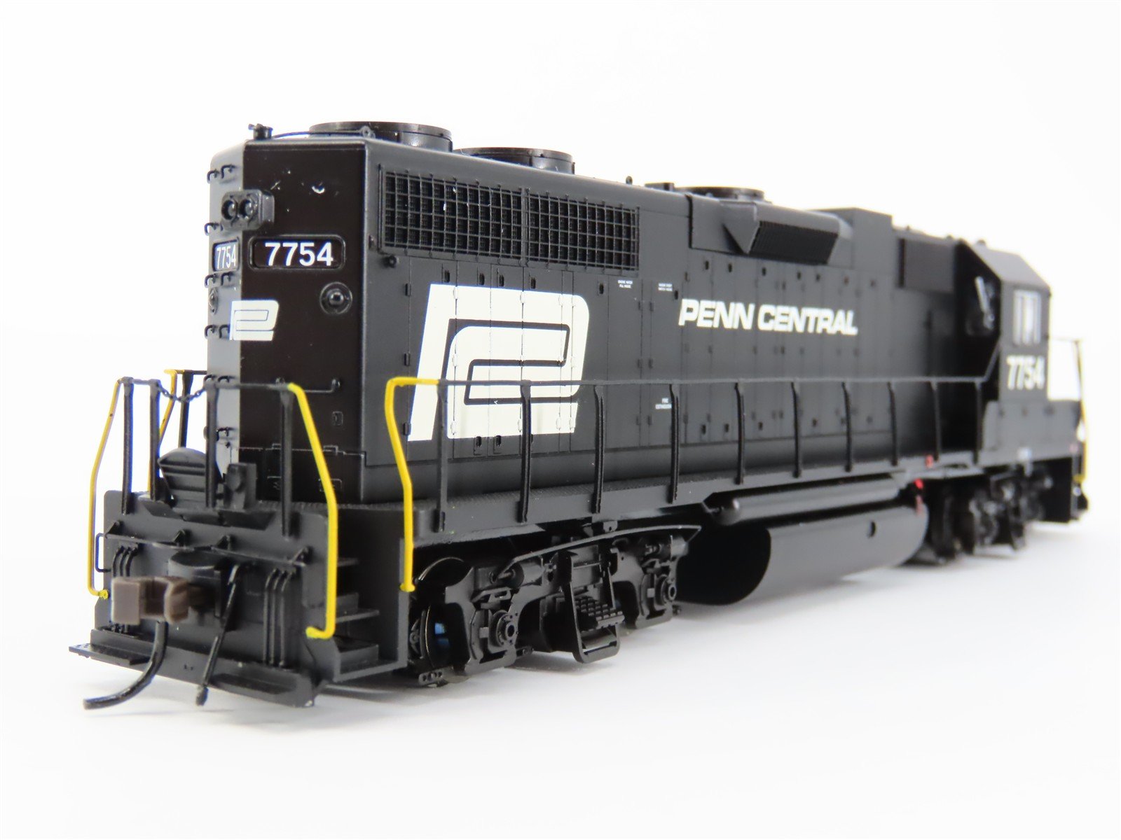 HO Scale Atlas Master 8976 PC Penn Central EMD GP38 Diesel #7754 w/ DCC