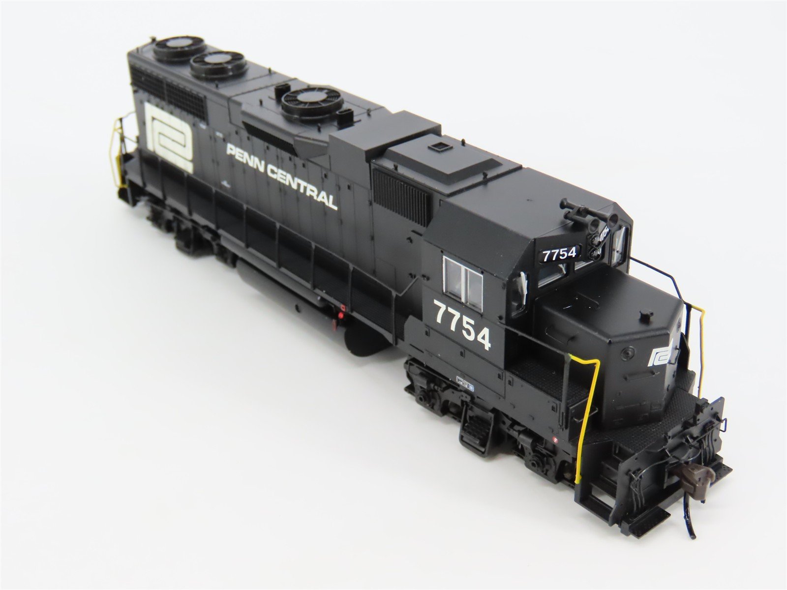 HO Scale Atlas Master 8976 PC Penn Central EMD GP38 Diesel #7754 w/ DCC