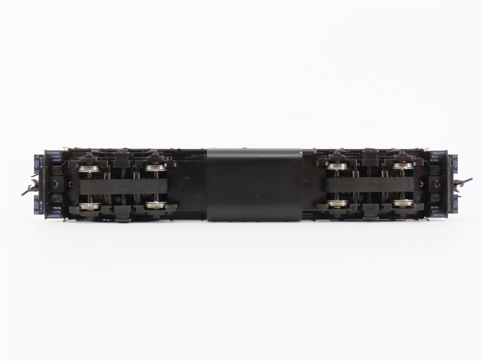 HO Scale Atlas Master 8976 PC Penn Central EMD GP38 Diesel #7754 w/ DCC