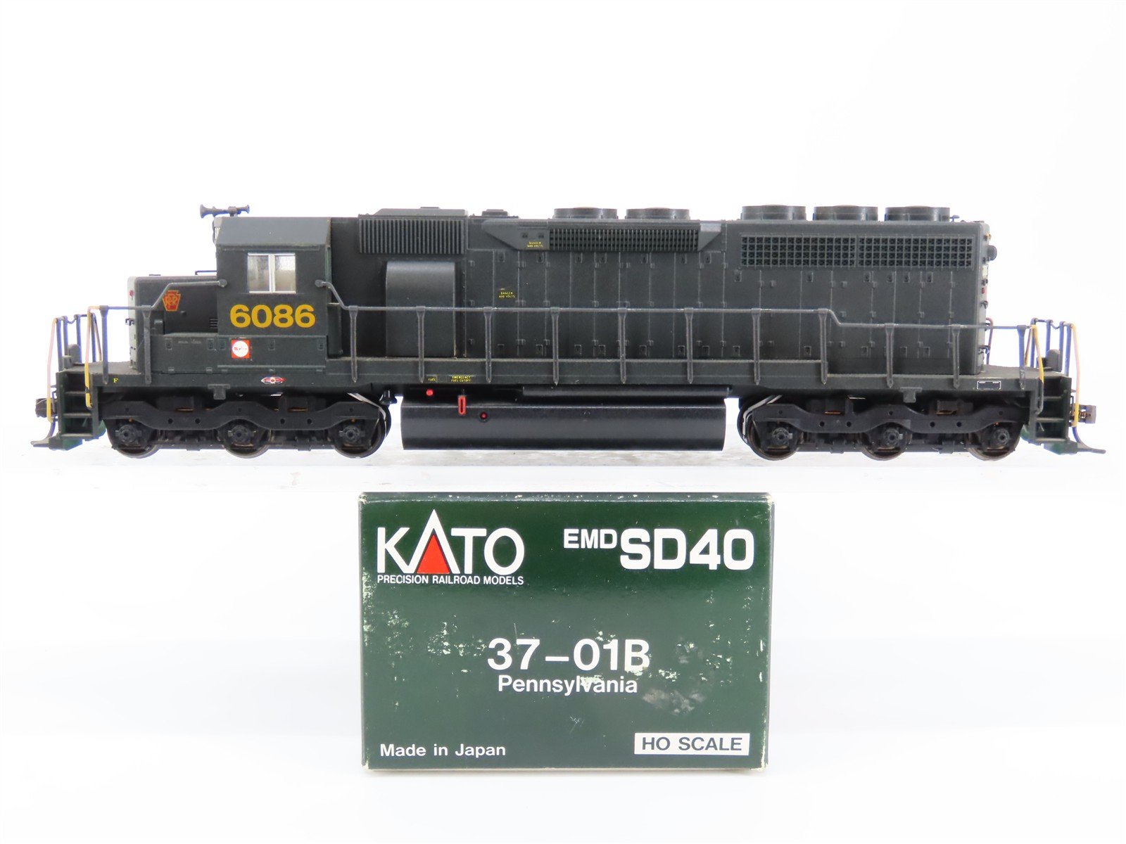 HO Scale KATO 37-01B PRR Pennsylvania EMD SD40 Diesel Locomotive #6086